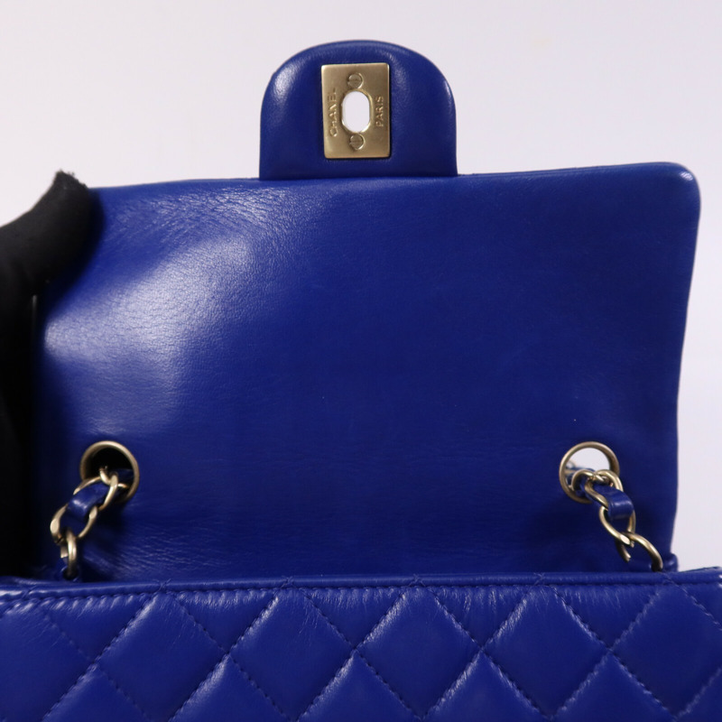 CHANEL 羊皮皮革Mini Classic 20金扣鏈帶肩背袋-14