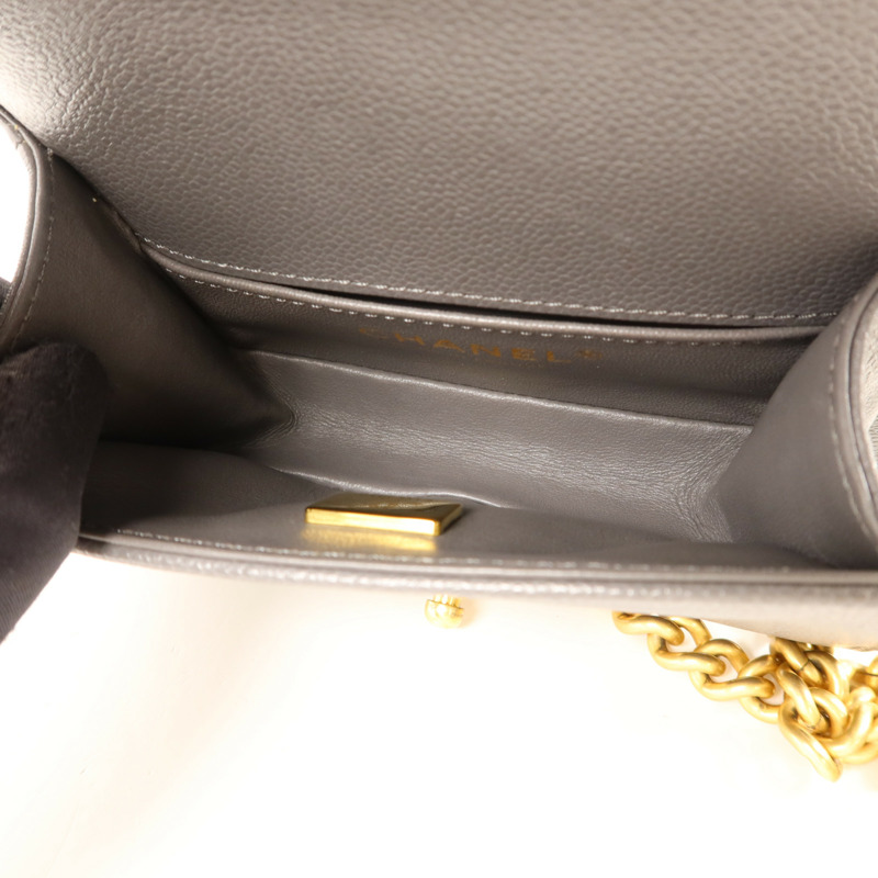 CHANEL 牛皮皮革Mini Boy金扣鏈帶肩背袋-4