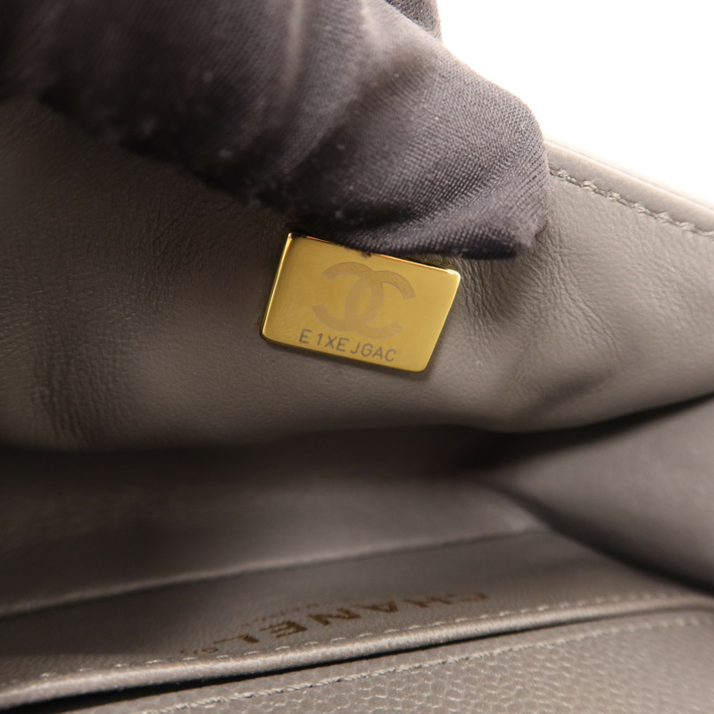 CHANEL 牛皮皮革Mini Boy金扣鏈帶肩背袋-6