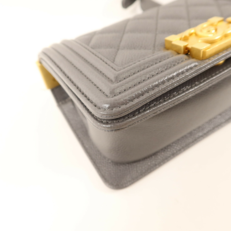 CHANEL 牛皮皮革Mini Boy金扣鏈帶肩背袋-12