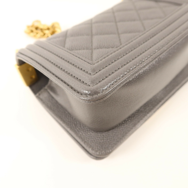 CHANEL 牛皮皮革Mini Boy金扣鏈帶肩背袋-14