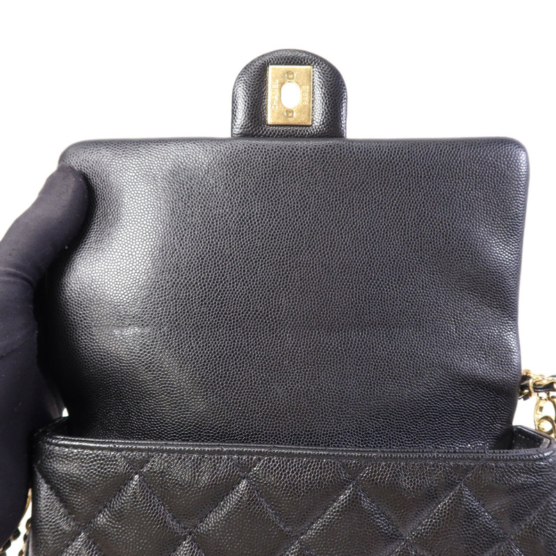 CHANEL 牛皮皮革Mini Flap Bag金扣鏈帶肩背袋-14