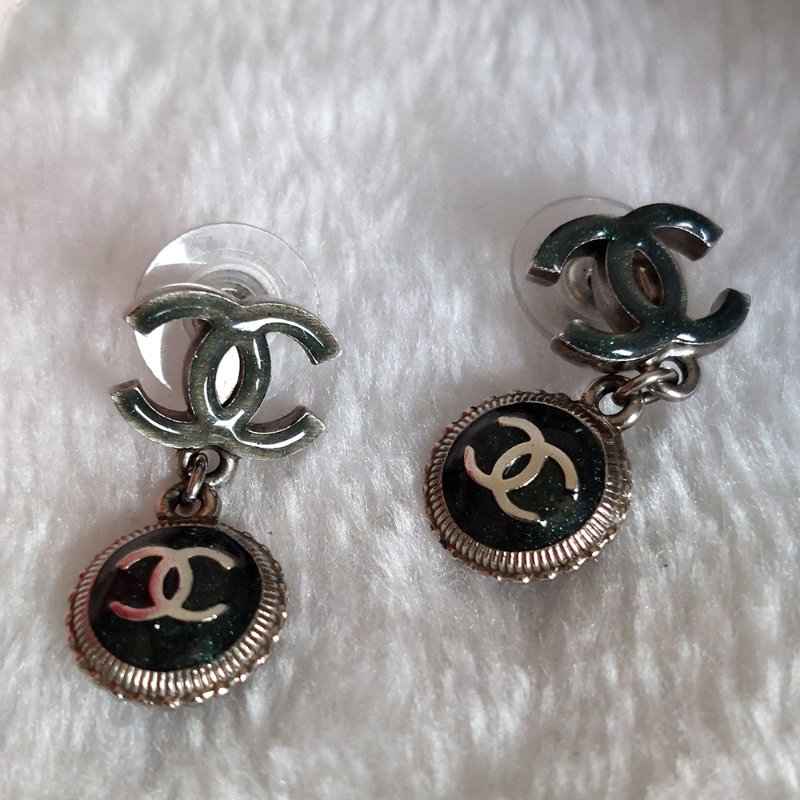Chanel  香奈兒 🎀現品實拍🎀 CC 標誌與綠色琺瑯水滴耳環 ~約9成新-6