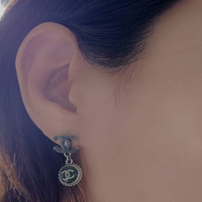 Chanel  香奈兒 🎀現品實拍🎀 CC 標誌與綠色琺瑯水滴耳環 ~約9成新-8