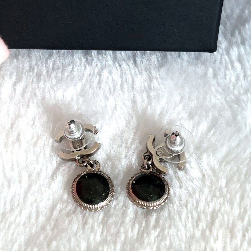 Chanel  香奈兒 🎀現品實拍🎀 CC 標誌與綠色琺瑯水滴耳環 ~約9成新-21