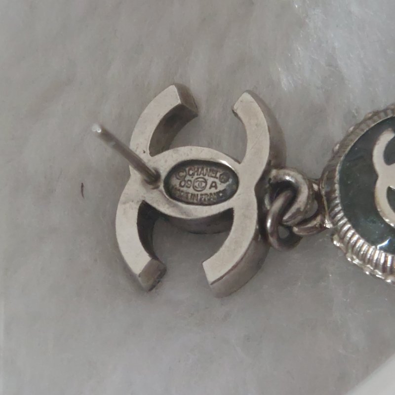 Chanel  香奈兒 🎀現品實拍🎀 CC 標誌與綠色琺瑯水滴耳環 ~約9成新-24