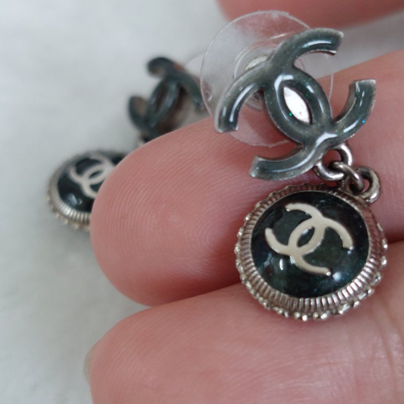 Chanel  香奈兒 🎀現品實拍🎀 CC 標誌與綠色琺瑯水滴耳環 ~約9成新-28