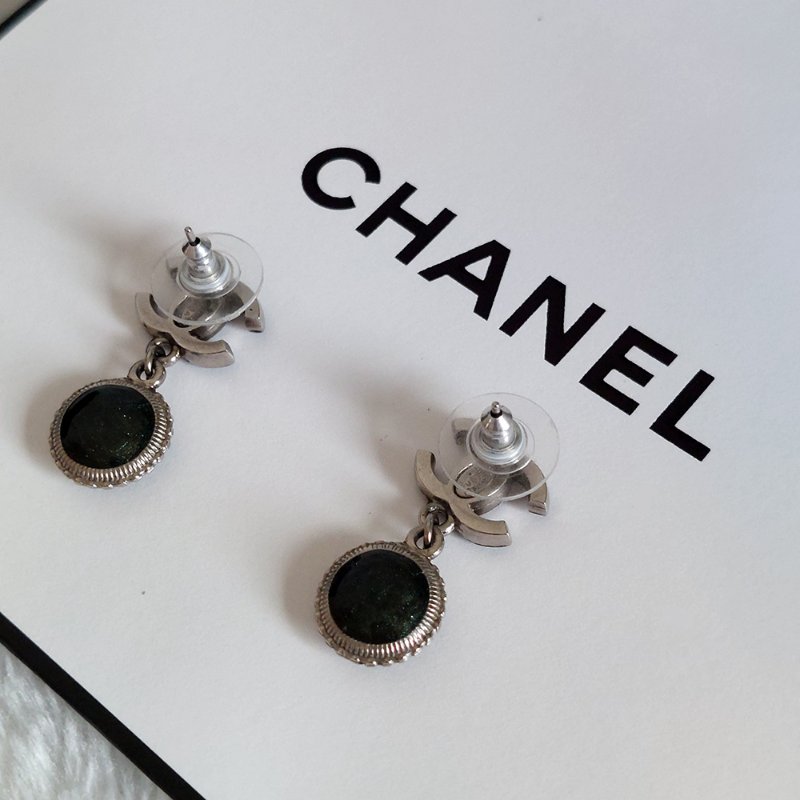 Chanel  香奈兒 🎀現品實拍🎀 CC 標誌與綠色琺瑯水滴耳環 ~約9成新-34