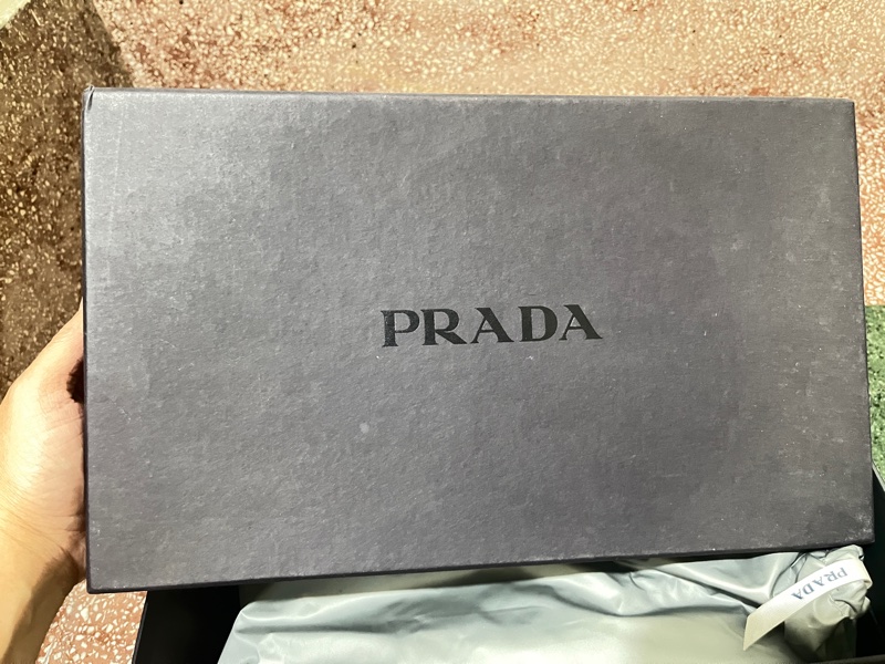 二手私物 Prada 白色皮革休閒鞋 尺寸37-11