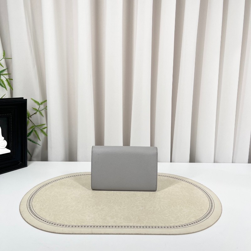 nj spy Celine賽琳 灰色短款錢包 內裡乾淨整潔 卡位多 容量大 有拉鏈隔層-1