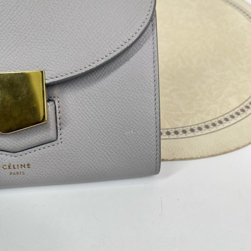 nj spy Celine賽琳 灰色短款錢包 內裡乾淨整潔 卡位多 容量大 有拉鏈隔層-4