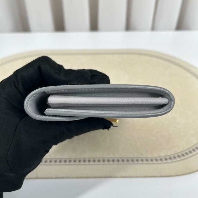 nj spy Celine賽琳 灰色短款錢包 內裡乾淨整潔 卡位多 容量大 有拉鏈隔層-9