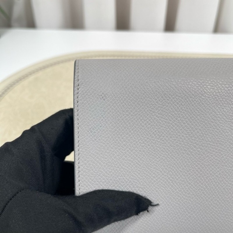 nj spy Celine賽琳 灰色短款錢包 內裡乾淨整潔 卡位多 容量大 有拉鏈隔層-10