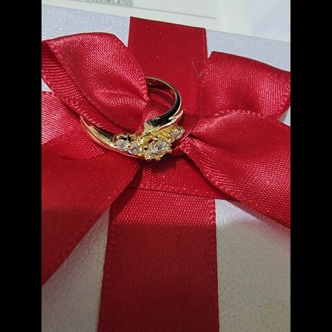 18k金鑽石戒指