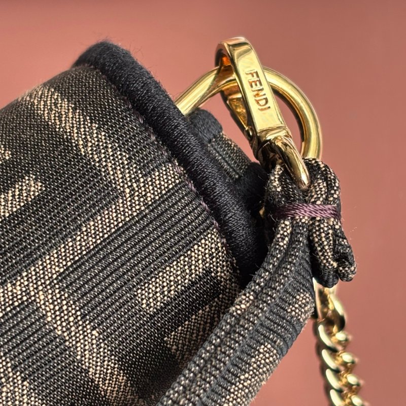 ::FENDI:: Baguette 棕色FF提花布料 迷你法棍 MINI鏈包 手提包-9