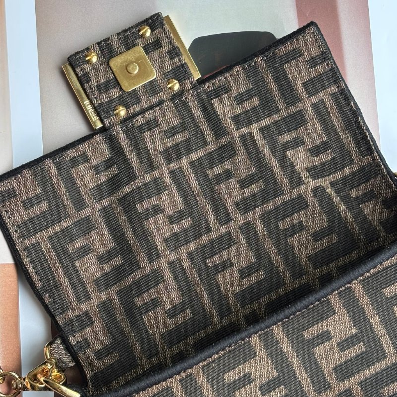 ::FENDI:: Baguette 棕色FF提花布料 迷你法棍 MINI鏈包 手提包-11