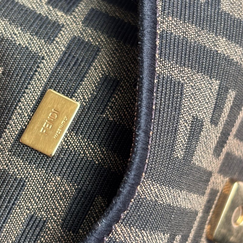 ::FENDI:: Baguette 棕色FF提花布料 迷你法棍 MINI鏈包 手提包-16