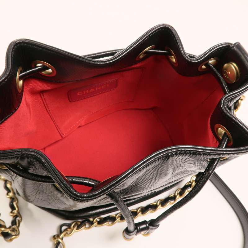 CHANEL 牛皮皮革Bucket金扣鏈帶肩背袋-4
