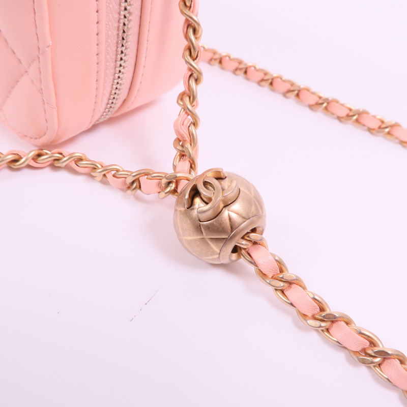 CHANEL 羊皮皮革Camera Gold Ball金扣鏈帶肩背袋-15