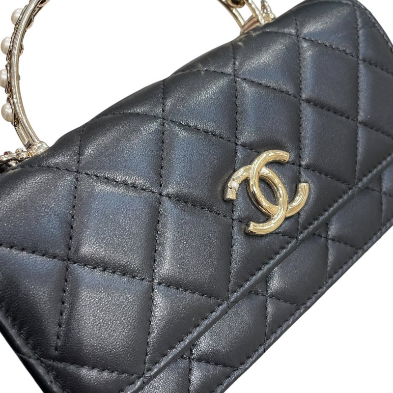 CHANEL 香奈兒 COCO HANDEL 珍珠裝飾迷你包 皮革 黑色 金釦-11