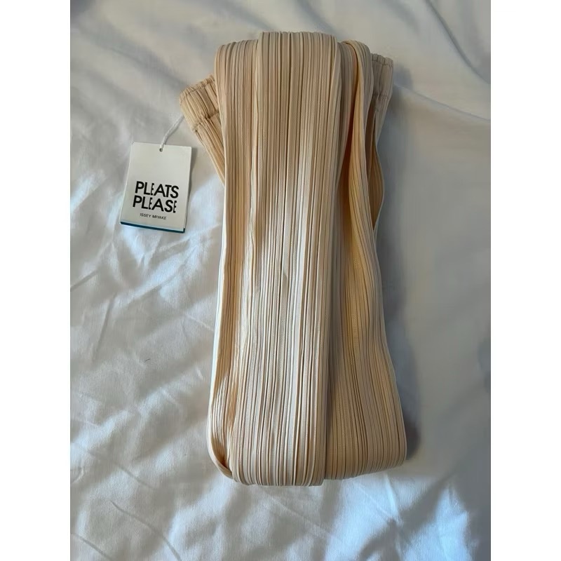 PLEATS PLEASE ISSEY MIYAKE-3