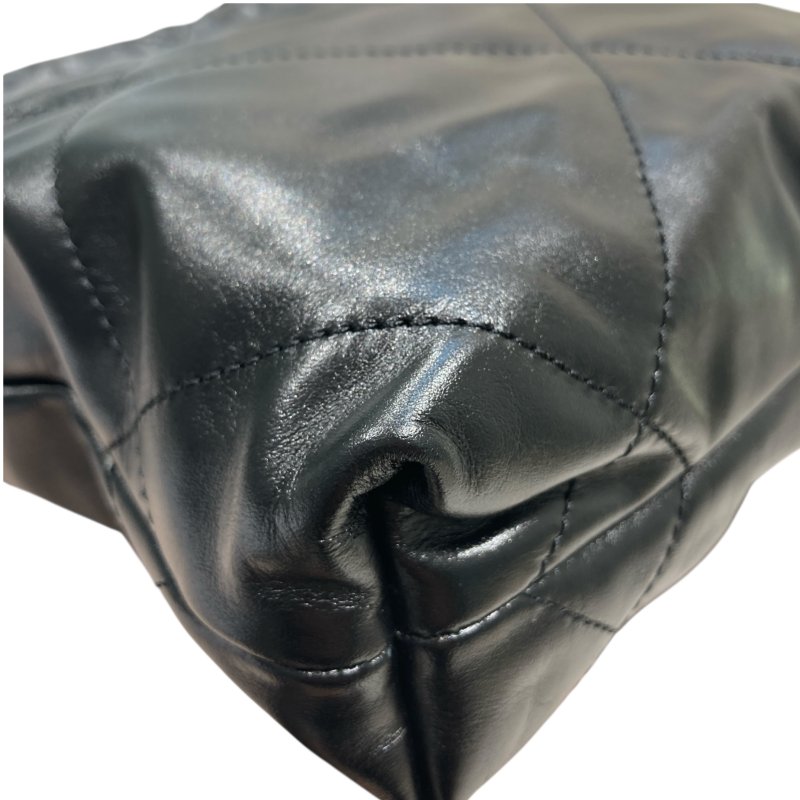 CHANEL 香奈兒 22 MINI 迷你流浪側背包 亮面小牛皮 黑色 銀釦-9