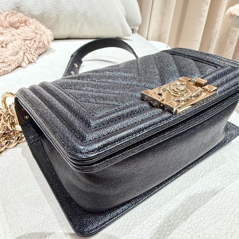 Chanel Boy 20 黑金-6
