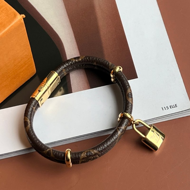 ::LOUIS VUITTON:: LV M8109E Keep It Twice 經典花紋鎖頭手環-4