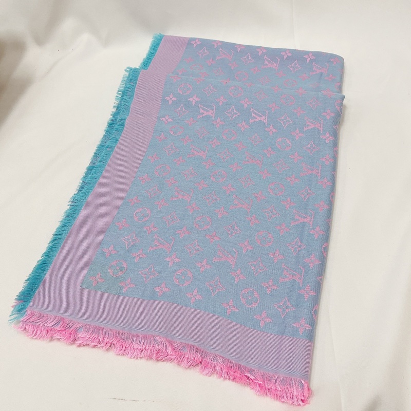 莉亞精品♡LV M76205 漸變圍巾 粉藍 二手-1