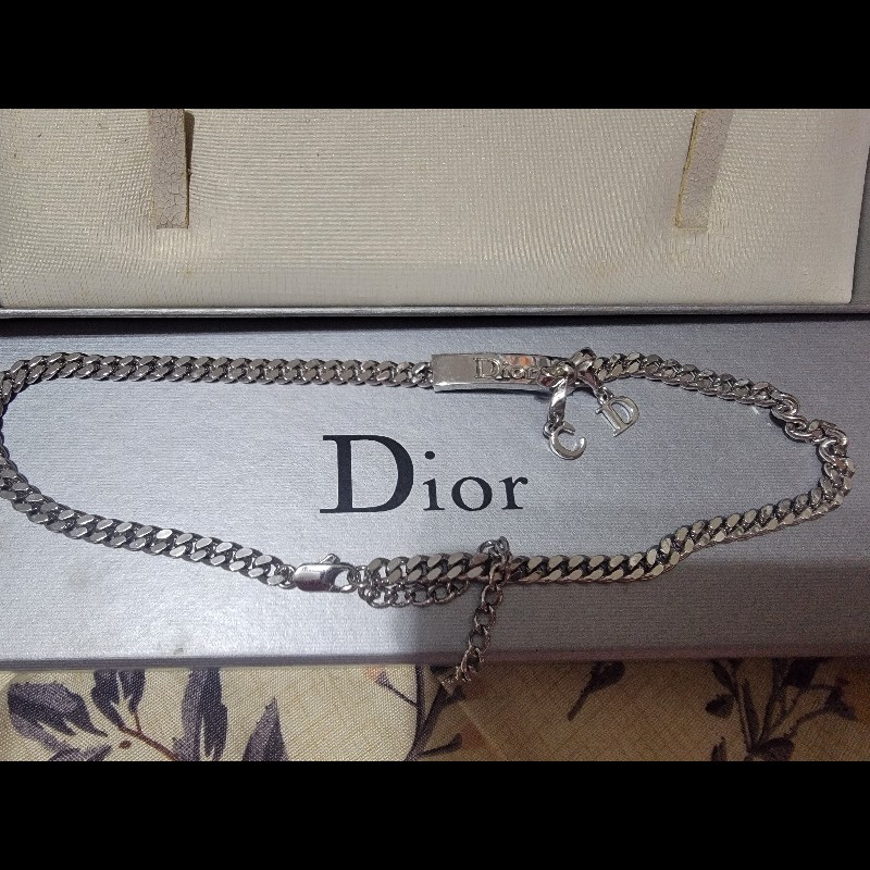 Dior金屬蝴蝶結短項鍊-3