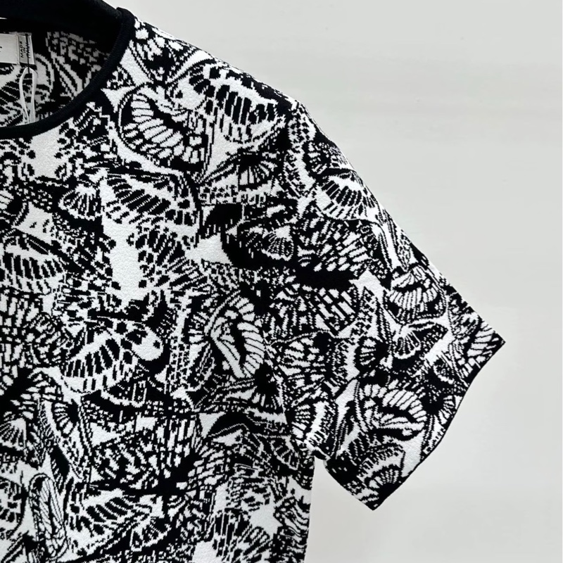 黑色和白色緹花綴以 Allover Butterfly 主題圖案-6