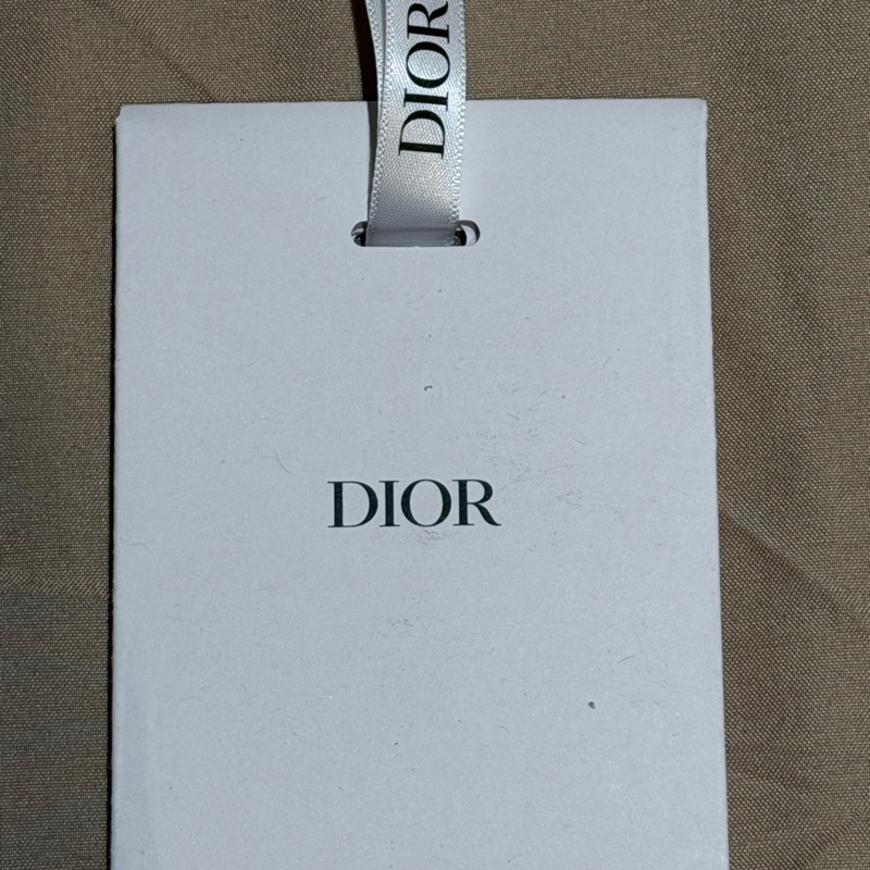 黑色和白色緹花綴以 Allover Butterfly 主題圖案-14