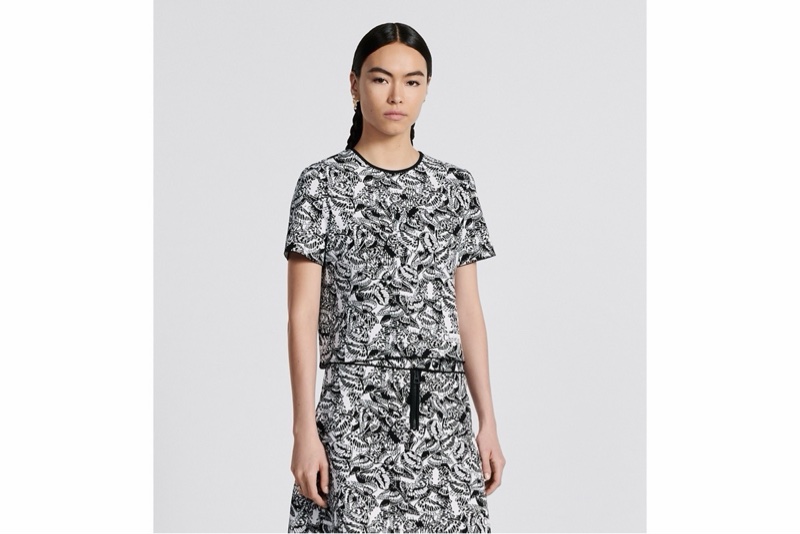 黑色和白色緹花綴以 Allover Butterfly 主題圖案-0