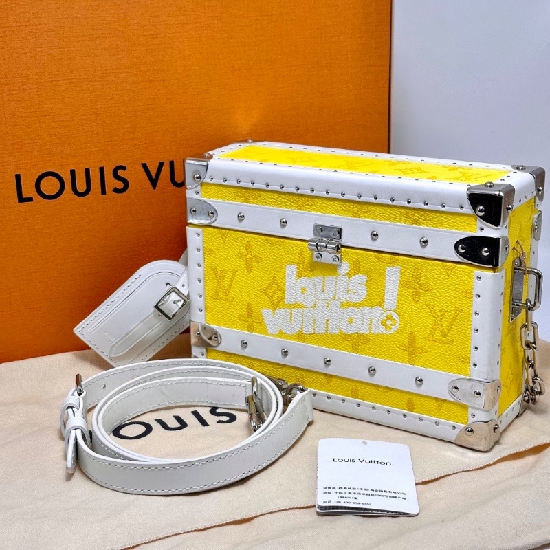LV 黃白拼色柳釘Clutch box 限量小硬盒肩背包芯片款22*16*7.5 全新閒置配件盒子塵袋吊牌-1
