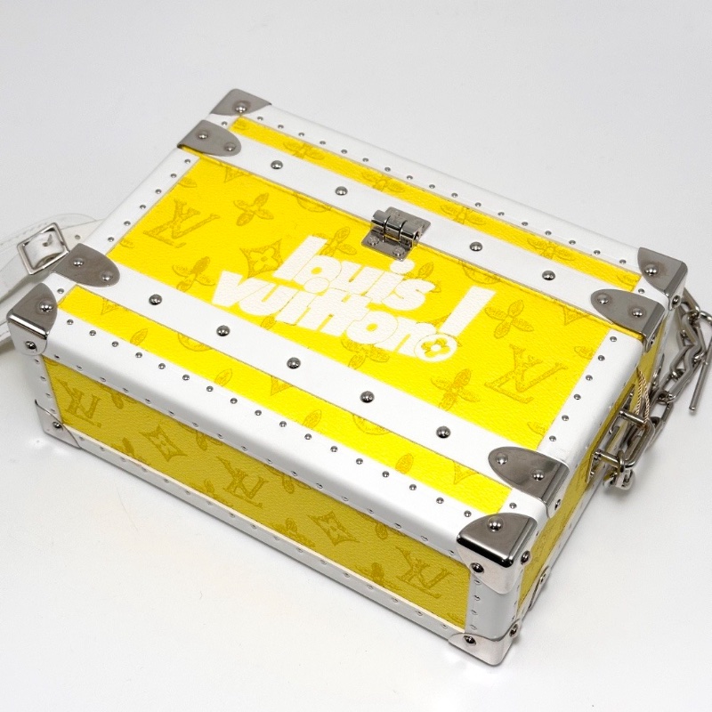 LV 黃白拼色柳釘Clutch box 限量小硬盒肩背包芯片款22*16*7.5 全新閒置配件盒子塵袋吊牌-2