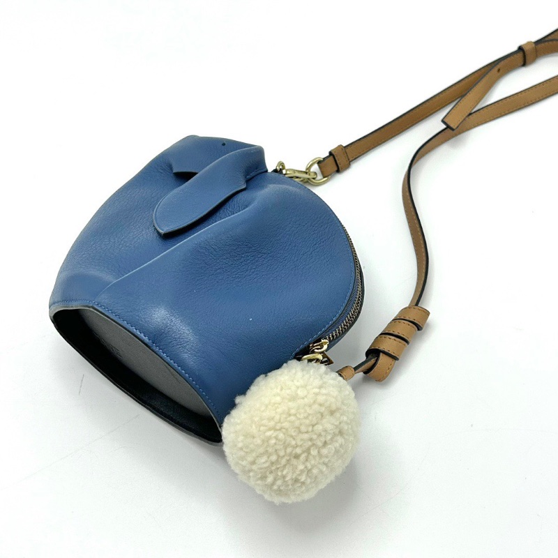 LOEWE藍色兔子肩背斜背包12*16*9 98新配件塵袋購證吊牌-4