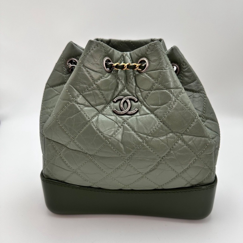 CHANEL 拼色銀扣流浪後背包22*23*10 98新配件塵袋-1