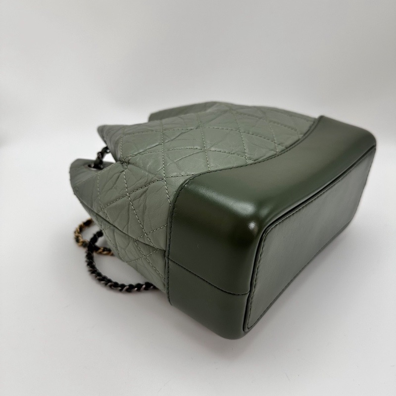 CHANEL 拼色銀扣流浪後背包22*23*10 98新配件塵袋-3