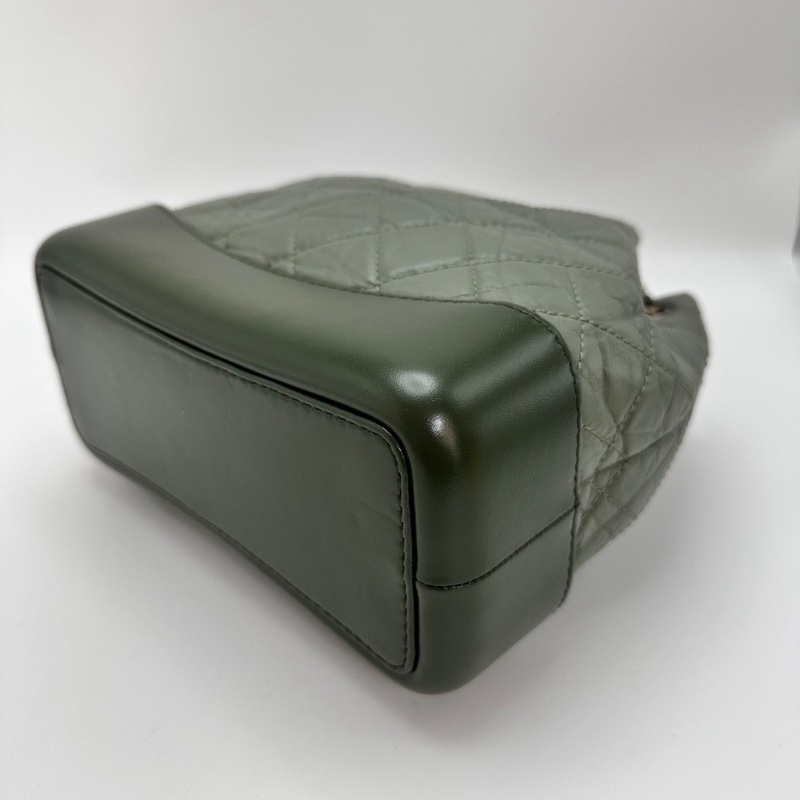 CHANEL 拼色銀扣流浪後背包22*23*10 98新配件塵袋-5