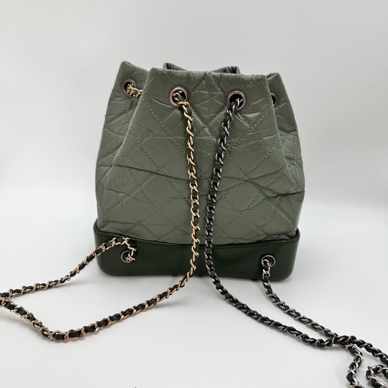 CHANEL 拼色銀扣流浪後背包22*23*10 98新配件塵袋-6