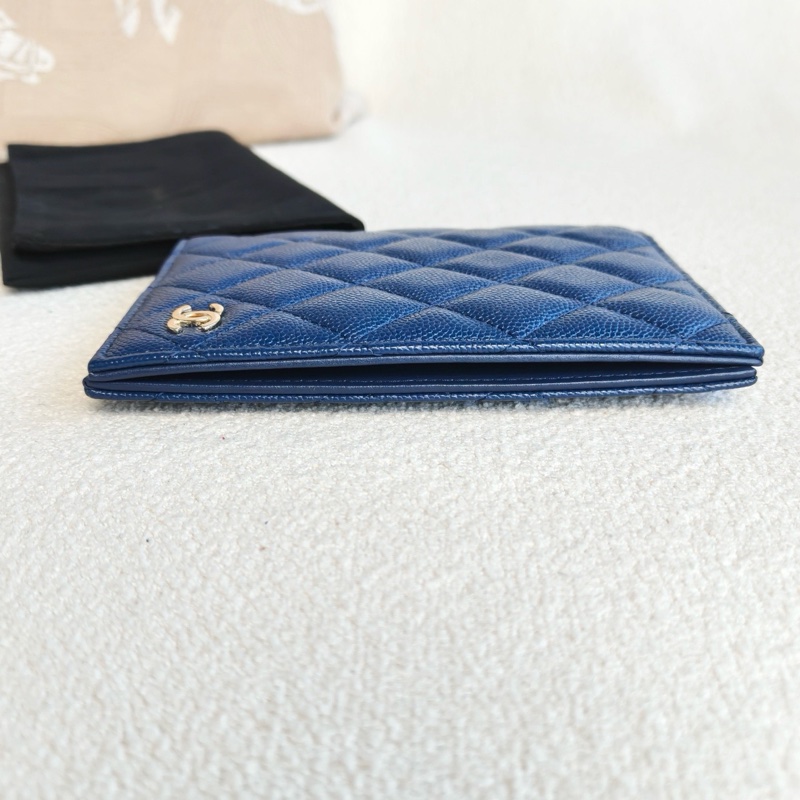 Chanel • 經典金釦荔枝牛皮護照夾 深藍色-7