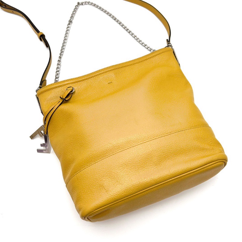 FENDI 黃色牛皮吊墜Logo水桶腋下包24*26*11 98新配件塵袋-5