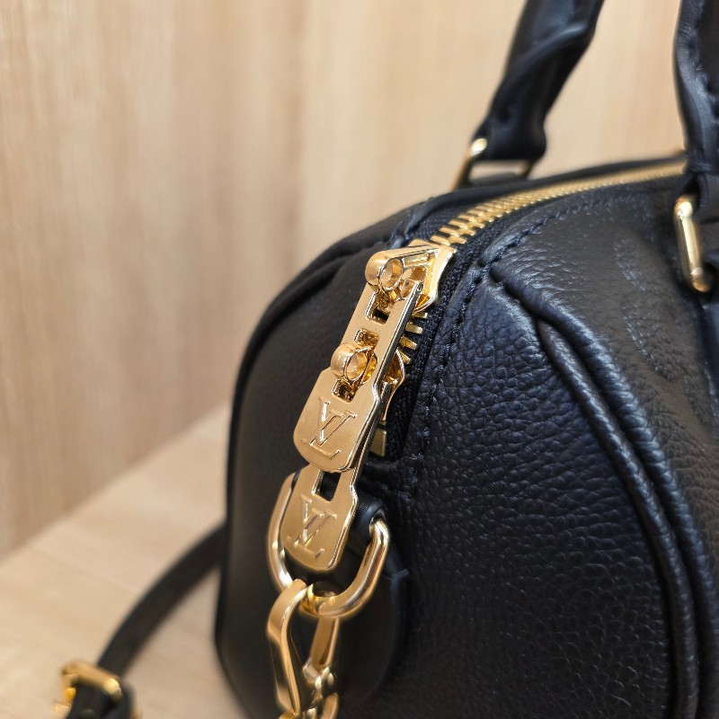 [品況新價甜把握🥰] LV黑牛皮金釦Speedy20手提斜背包-3