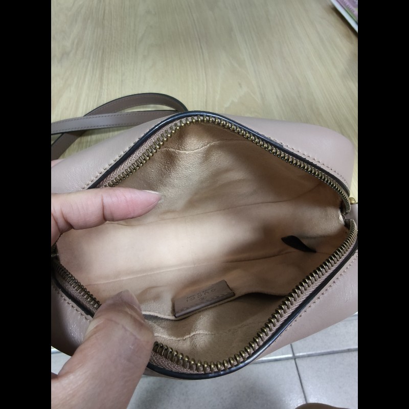 Gucci（藕粉相機包小號）-4