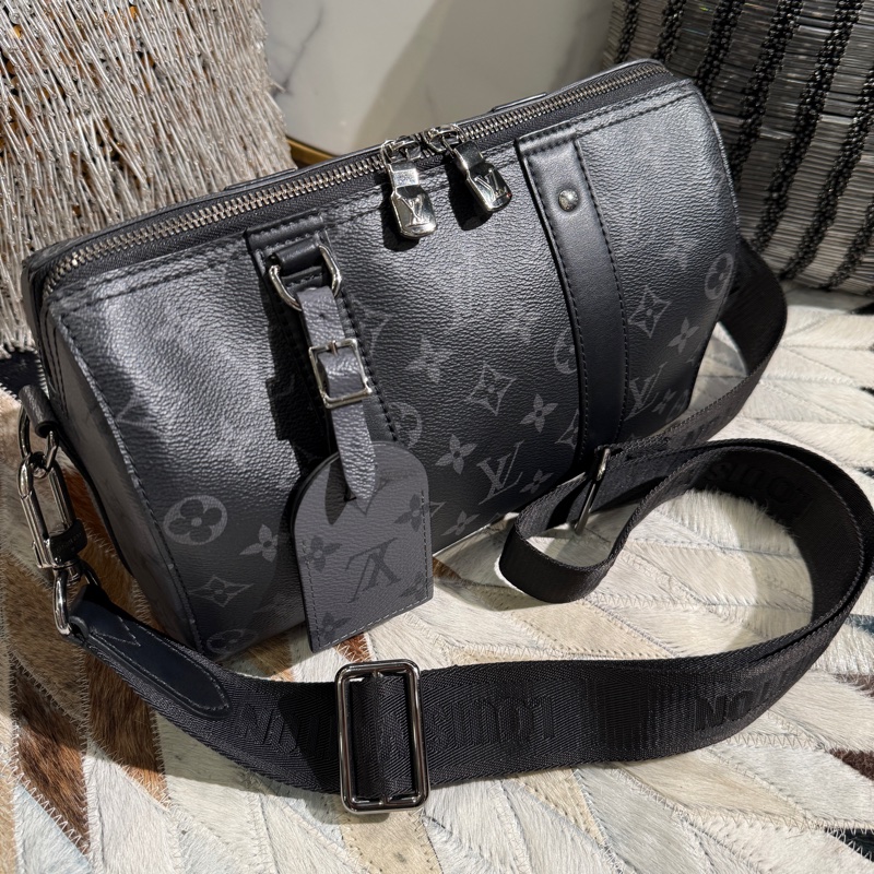 LV 黑灰老花CITY Keepall 黑武士斜背包 晶片款 缺貨款-3