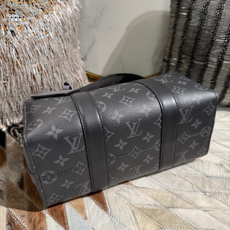 LV 黑灰老花CITY Keepall 黑武士斜背包 晶片款 缺貨款-5