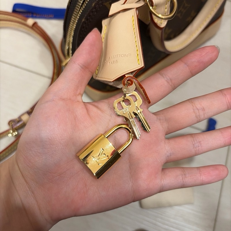 全配LV 貝殼包 Alma 從無背過🤩-12
