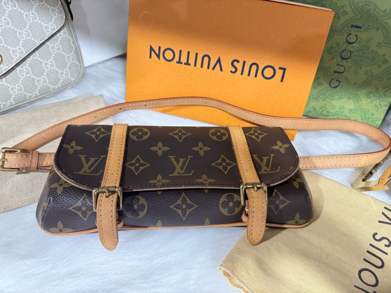 Lv marelle 絕版款 胸包 肩背 腰包-4