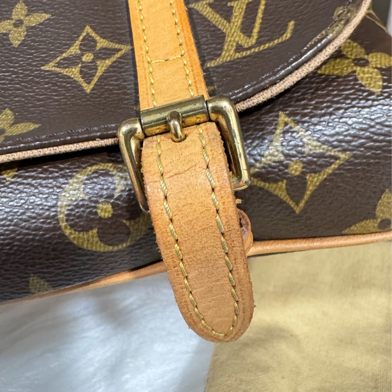 Lv marelle 絕版款 胸包 肩背 腰包-5