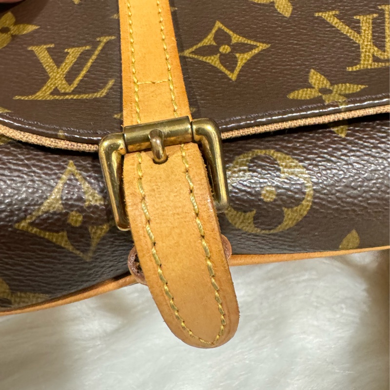 Lv marelle 絕版款 胸包 肩背 腰包-6